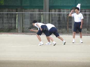 ５