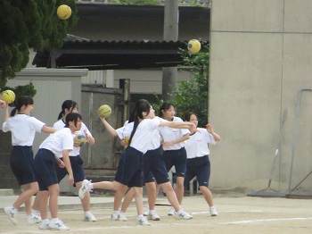 ６